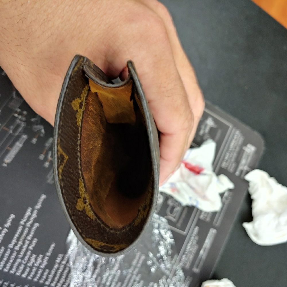 Louie eye glasses holder